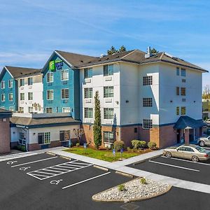 Holiday Inn Express Hotel&Suites Portland - Jantzen Beach, an IHG Hotel